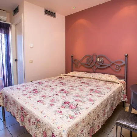 Apartament Akrogiali *