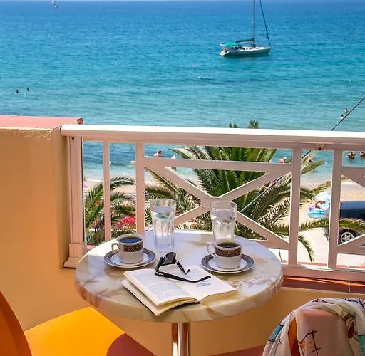 Akrogiali يميناريا