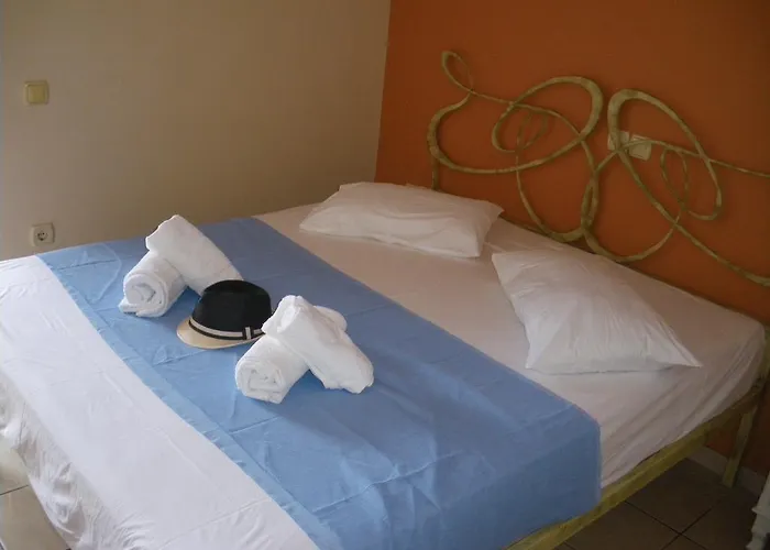 Apartment Studios Akrogiali